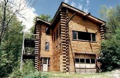 Spacious 14-Person Cabin Perfect for Families in Mount Holly, Vermont - glamping.directory