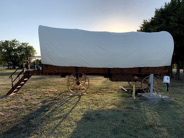 Cozy Covered Wagon for a Unique Glamping Experience in Beaumont, Kansas - Beaumont, Kansas - glamping.directory