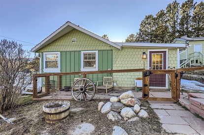 Fantastic Cabin with Fire Pit and Fireplace in Nederland, Colorado - glamping.directory
