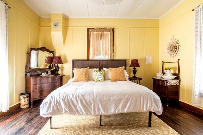 Pet Friendly, Rustic Cottage with Hot Tub and Charming Backyard, Perfect for a Weekend Escape from Austin, Texas - Fredericksburg, Texas - glamping.directory