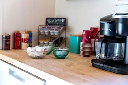 Pet Friendly, Rustic Cottage with Hot Tub and Charming Backyard, Perfect for a Weekend Escape from Austin, Texas - Fredericksburg, Texas - glamping.directory