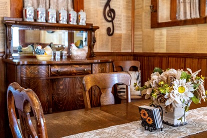 Pet Friendly, Rustic Cottage with Hot Tub and Charming Backyard, Perfect for a Weekend Escape from Austin, Texas - Fredericksburg, Texas - glamping.directory