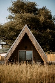Beautiful Safari Tent with Wonderful Glampground Amenities near Yellowstone National Park in Emigrant, Montana - Emigrant, Montana - glamping.directory
