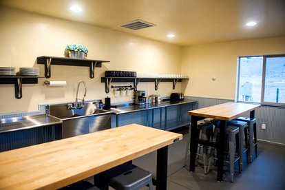 Beautiful Safari Tent with Wonderful Glampground Amenities near Yellowstone National Park in Emigrant, Montana - Emigrant, Montana - glamping.directory