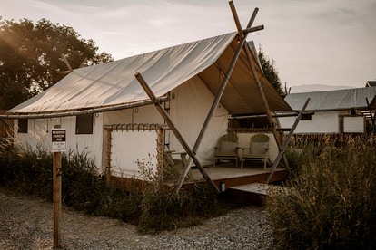 Beautiful Safari Tent with Wonderful Glampground Amenities near Yellowstone National Park in Emigrant, Montana - Emigrant, Montana - glamping.directory