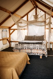Beautiful Safari Tent with Wonderful Glampground Amenities near Yellowstone National Park in Emigrant, Montana - Emigrant, Montana - glamping.directory