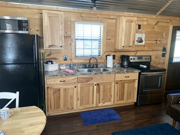 Rustic Dog-Friendly Cabin with Private Deck and Hot-Tub in Texas - Wimberley, Texas - glamping.directory