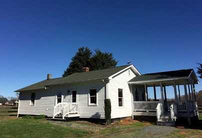 Charming Cottage Overlooking Gorgeous Citation Bass and Bream Pond near Charlottesville - Gordonsville, Virginia - glamping.directory
