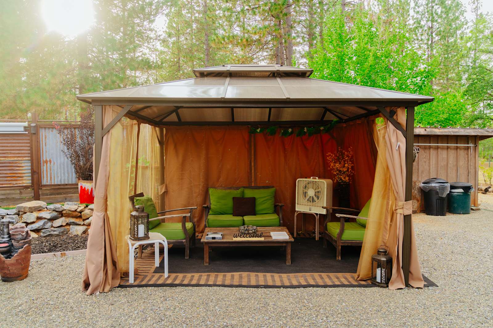 Pine Ridge Campground with lodge - Mokelumne Hill, California - glamping.directory