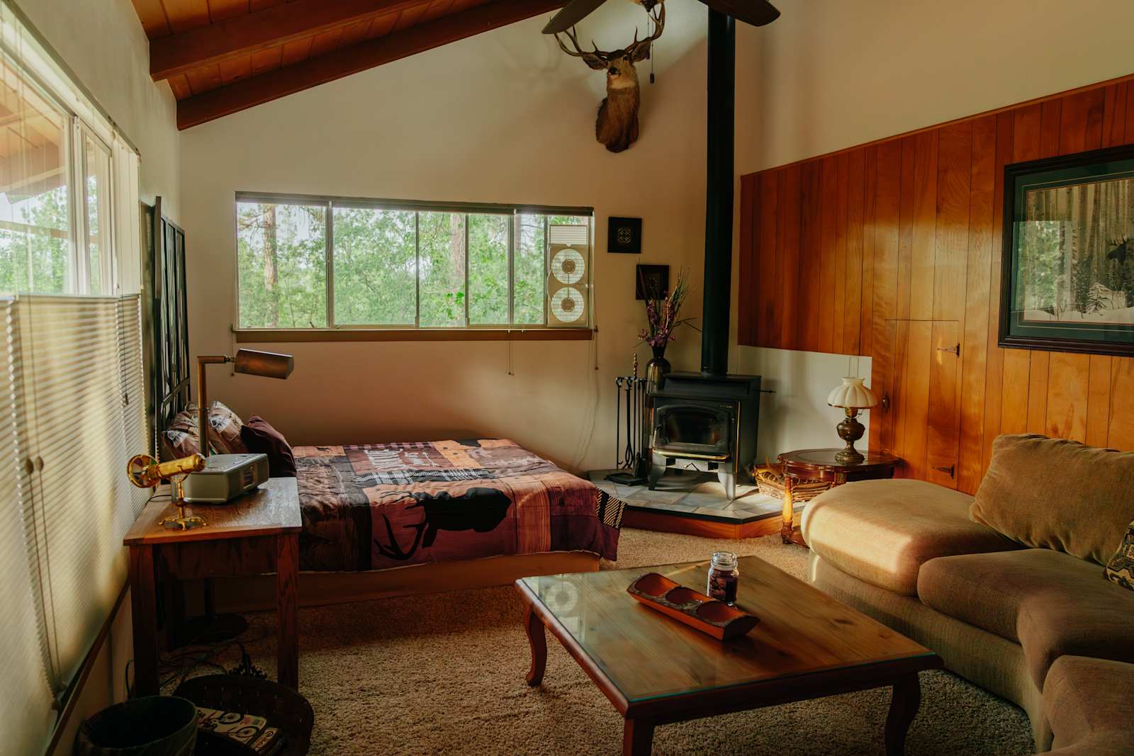 Pine Ridge Campground with lodge - Mokelumne Hill, California - glamping.directory