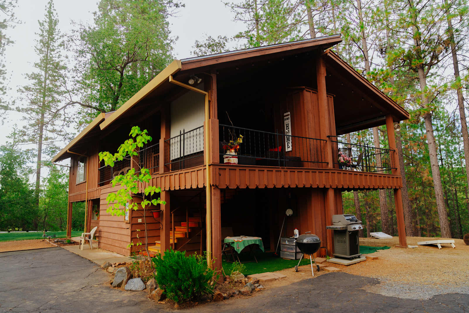 Pine Ridge Campground with lodge - glamping.directory