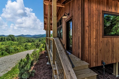 Romantic Mountain Retreat with Hot Tub and Panoramic Views Near Marshall, NC - Marshall, North Carolina - glamping.directory