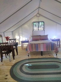 Cozy Hygge Cabin with Breakfast Near Lake George in Adirondack Mountains, New York - Johnsburg, New York - glamping.directory