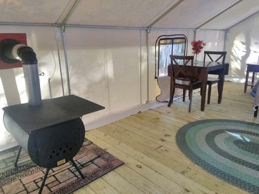 Cozy Hygge Cabin with Breakfast Near Lake George in Adirondack Mountains, New York - Johnsburg, New York - glamping.directory