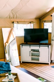 North Carolina Escape in this Fully-Equipped Safari Tent with Lake Access, Hot-Tub and Fire Pit - US, North Carolina - glamping.directory