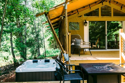 North Carolina Escape in this Fully-Equipped Safari Tent with Lake Access, Hot-Tub and Fire Pit - US, North Carolina - glamping.directory