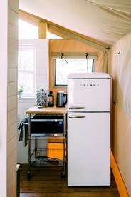 North Carolina Escape in this Fully-Equipped Safari Tent with Lake Access, Hot-Tub and Fire Pit - US, North Carolina - glamping.directory