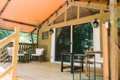 North Carolina Escape in this Fully-Equipped Safari Tent with Lake Access, Hot-Tub and Fire Pit - US, North Carolina - glamping.directory