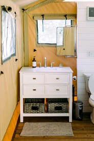 North Carolina Escape in this Fully-Equipped Safari Tent with Lake Access, Hot-Tub and Fire Pit - US, North Carolina - glamping.directory
