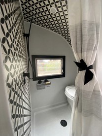 Vintage Shasta Camper for the best of NYC Glamping - Livingston Manor, New York - glamping.directory