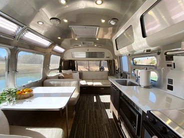 Outstanding Airstream Close to Stunning Hiking Trails in Bristol, Texas - Bristol, Texas - glamping.directory