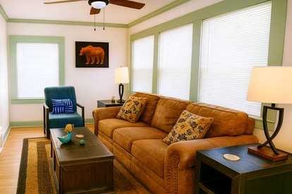 Adventure Basecamp Cottage with Private Hot Tub & Cozy Style in Copperhill, Tennessee - Copperhill, Tennessee - glamping.directory