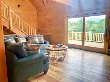 Majestic New Hampshire Log Cabin Rental with Views of Cannon Mountain - Bethlehem, Pennsylvania - glamping.directory