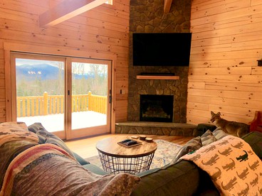 Majestic New Hampshire Log Cabin Rental with Views of Cannon Mountain - Bethlehem, Pennsylvania - glamping.directory