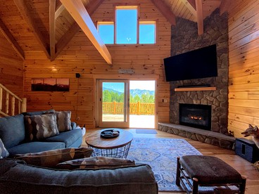 Majestic New Hampshire Log Cabin Rental with Views of Cannon Mountain - Bethlehem, Pennsylvania - glamping.directory
