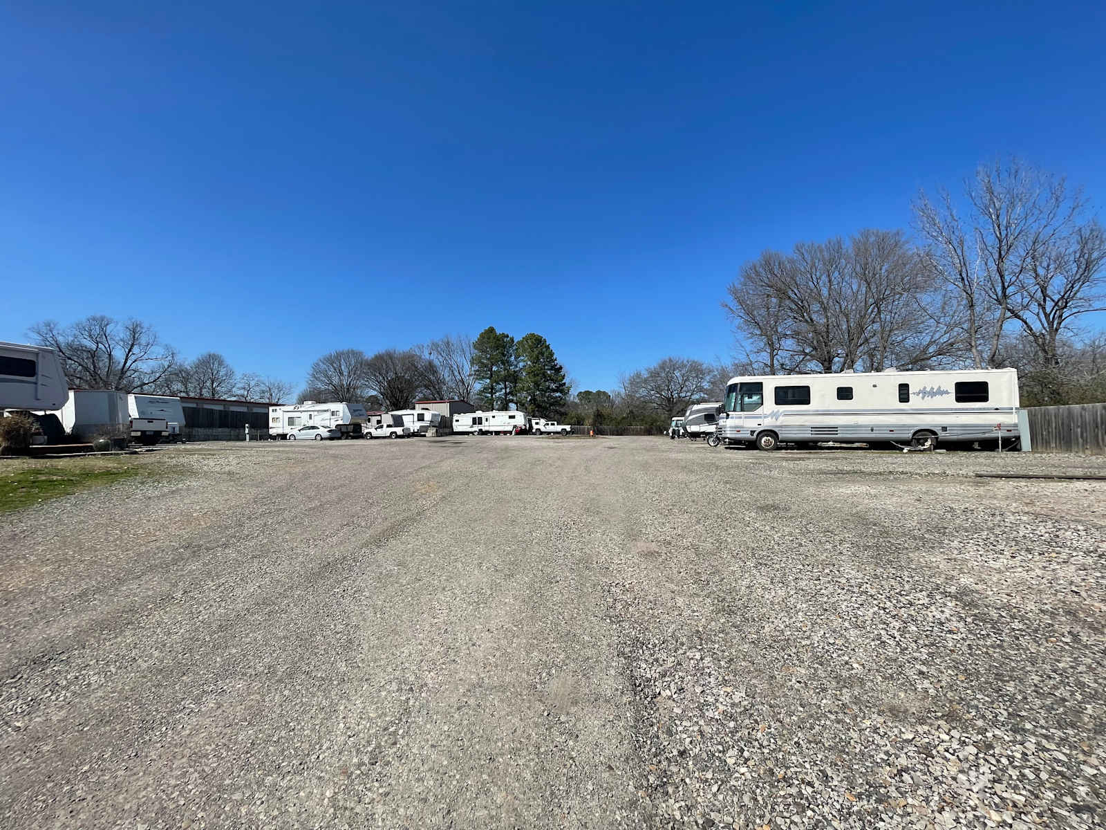 Red Valley RV Park - Van Buren, Arkansas - glamping.directory