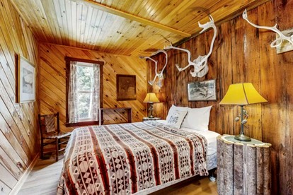 Peaceful Waterfront Retreat with Deck, Kayaks & Fire Pit in Greenville, Maine - Greenville, Maine - glamping.directory