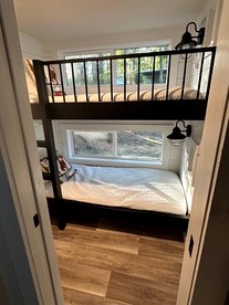 Cozy Wooden Cabin Surrounded by Trees in Monteagle, Tennessee - Monteagle, Tennessee - glamping.directory