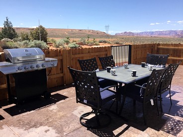 Large Family Retreat in Page, Arizona, Perfect for a Weekend Getaway for Large Groups - glamping.directory