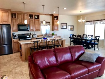 Large Family Retreat in Page, Arizona, Perfect for a Weekend Getaway for Large Groups - Page, Arizona - glamping.directory