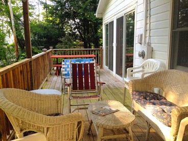 Charming Cabin with Serene Lake Views for a Family Getaway near Pittsfield, Massachusetts - Pittsfield, Massachusetts - glamping.directory