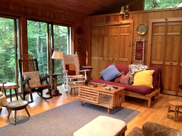 Charming Cabin with Serene Lake Views for a Family Getaway near Pittsfield, Massachusetts - Pittsfield, Massachusetts - glamping.directory