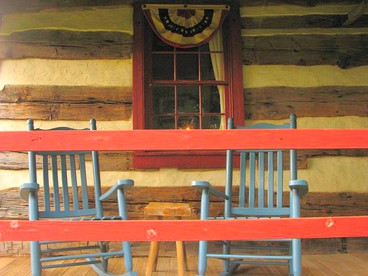 Secluded and Rustic Cabin with a Private Deck near Reading, Pennsylvania - Robesonia, Pennsylvania - glamping.directory