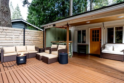 Peaceful Lakefront Retreat with Sauna Near Bellingham & Mount Vernon in Sedro-Woolley, Washington - Sedro-Woolley, Washington - glamping.directory