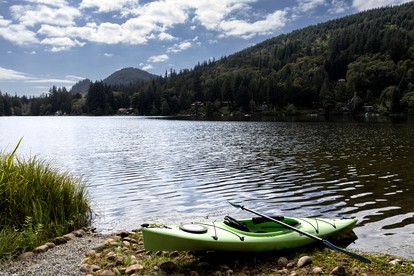 Peaceful Lakefront Retreat with Sauna Near Bellingham & Mount Vernon in Sedro-Woolley, Washington - glamping.directory