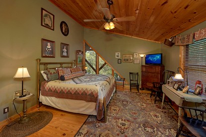 Spacious Smoky Mountain Vacation Rental with a Hot Tub - Sevierville, Tennessee - glamping.directory