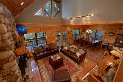 Spacious Smoky Mountain Vacation Rental with a Hot Tub - Sevierville, Tennessee - glamping.directory