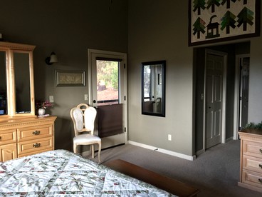 Luxury Cabin Rental with a Fire Pit in Coulterville, California - Yosemite, California - glamping.directory