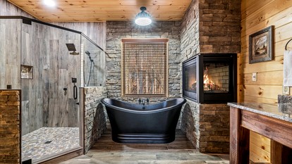Luxurious Cabin with Game Room and Hot-tub in Sevierville, Tennessee - Sevierville, Tennessee - glamping.directory