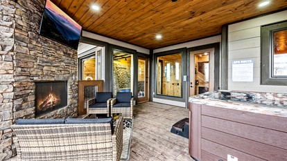 Luxurious Cabin with Game Room and Hot-tub in Sevierville, Tennessee - Sevierville, Tennessee - glamping.directory
