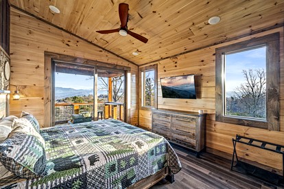 Luxurious Cabin with Game Room and Hot-tub in Sevierville, Tennessee - Sevierville, Tennessee - glamping.directory