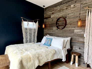 Luxury Design Rental with Breathtaking Mountain Views in Lone Pine, California - Lone Pine, California - glamping.directory