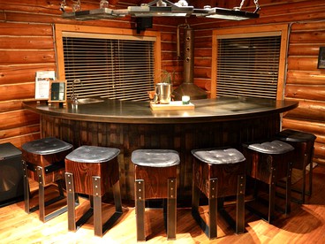 Superb Log Cabin Rental for Groups near Munising and Pictured Rocks National Lakeshore, Michigan - Shingleton, Michigan - glamping.directory