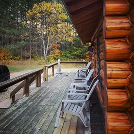 Superb Log Cabin Rental for Groups near Munising and Pictured Rocks National Lakeshore, Michigan - Shingleton, Michigan - glamping.directory