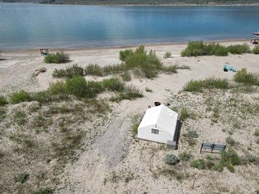 Spacious Pet-Friendly Safari Tent on Yuba Lake with Spectacular Views for a Memorable Glamping Escape in Utah - Levan, Utah - glamping.directory
