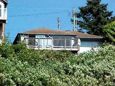 Rustic Oceanfront Cottage Rental on Netarts Bay near Tillamook - glamping.directory